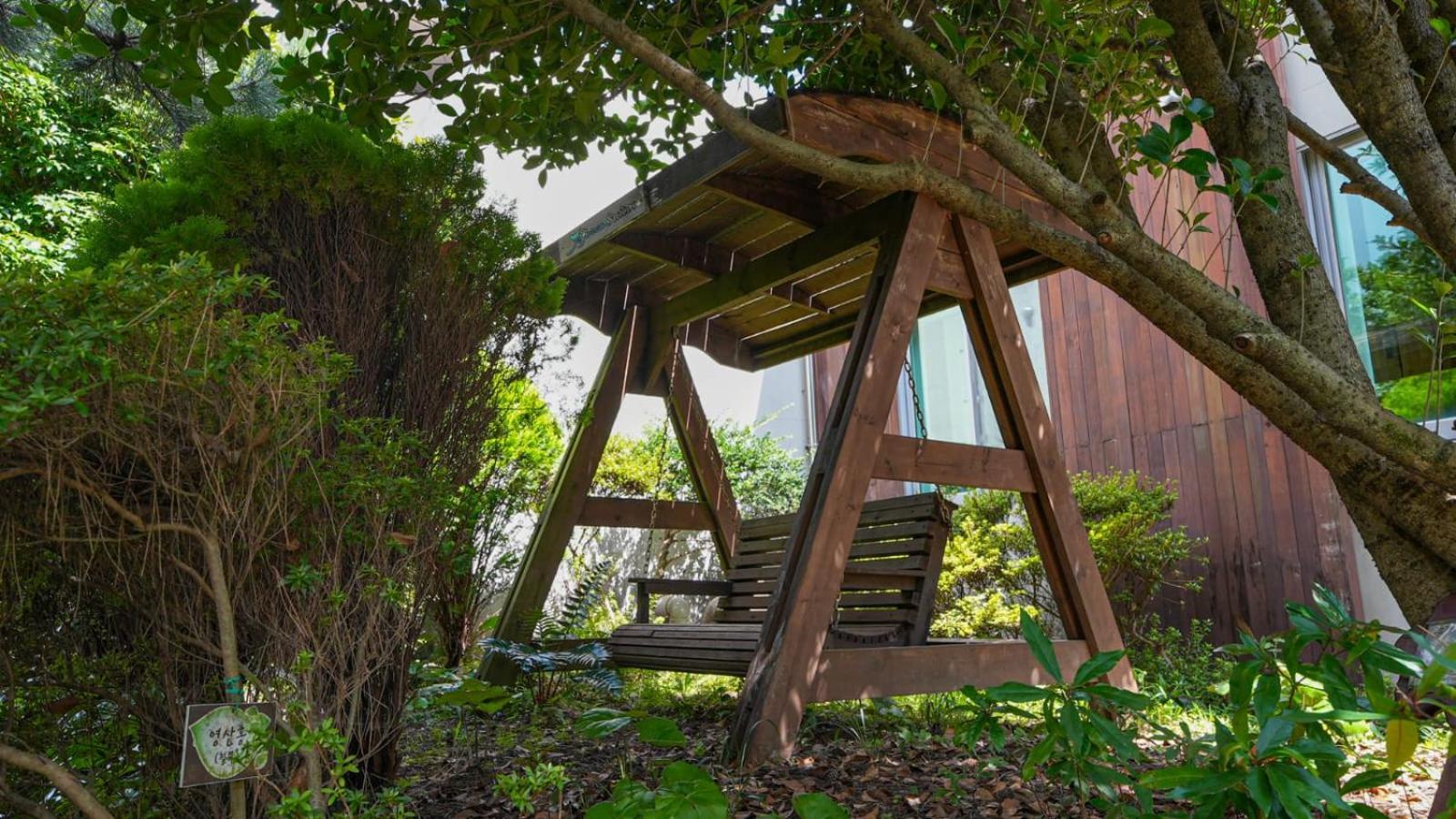 Jeju Eco Suites Seogwipo Eksteriør billede