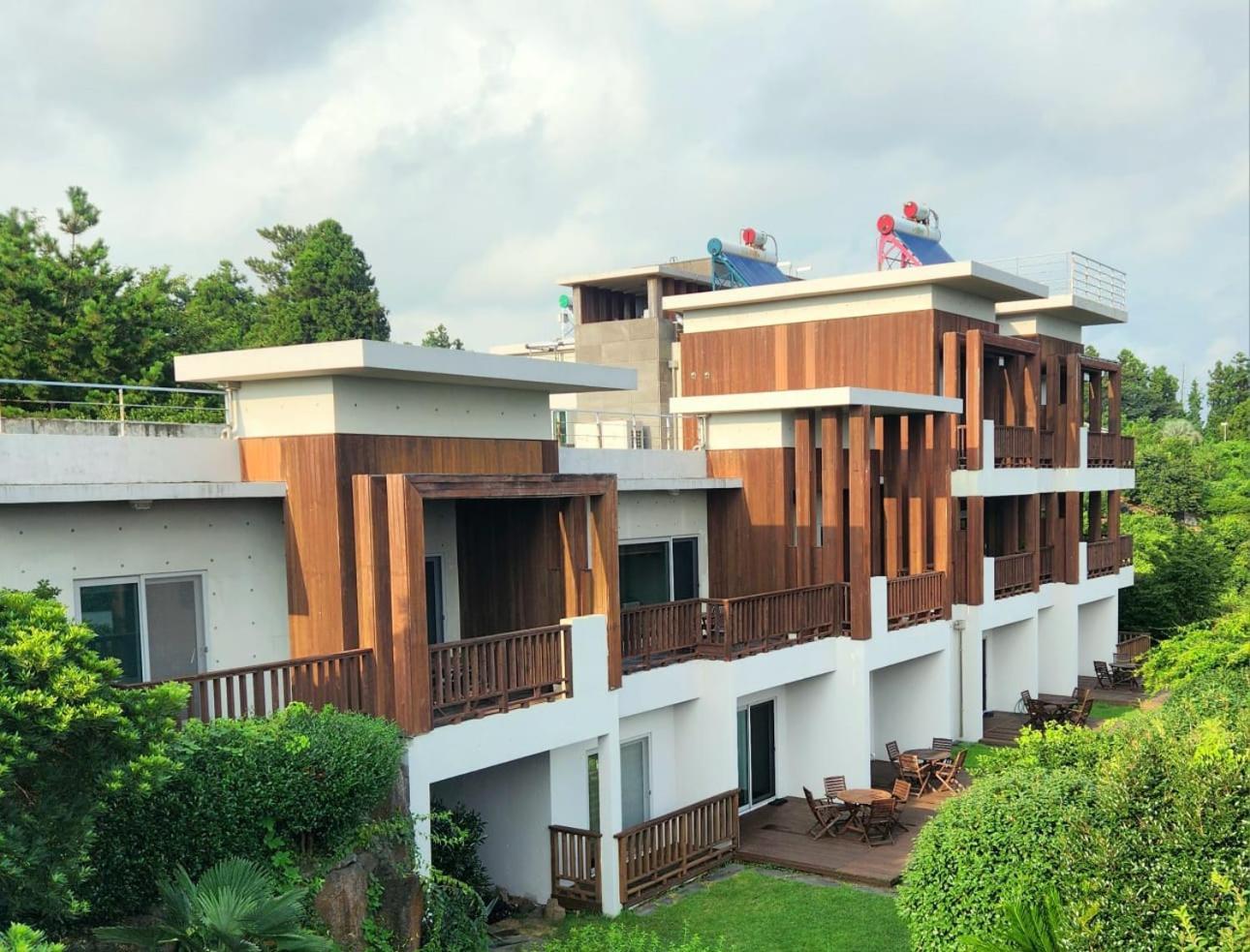 Jeju Eco Suites Seogwipo Eksteriør billede